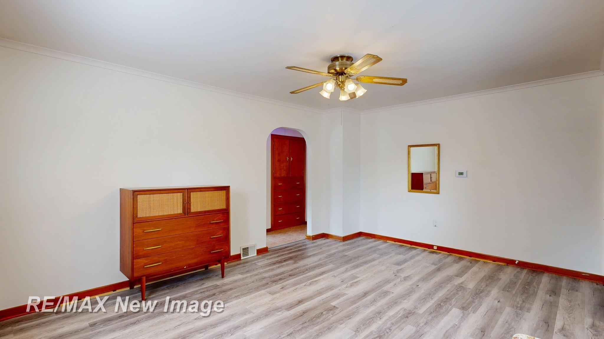 1439 Midland Road Saginaw, MI 48638 - Photo 5 of 45 50189211-67f97c4f-6918-4858-b438-ab14b030b818.JPG