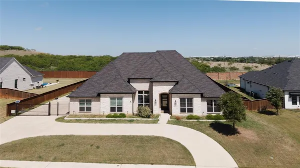 $875,000 | 204 Townsend Drive, Haslet, TX 76052