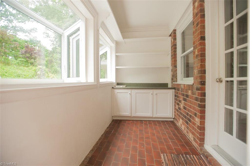 942 Nottingham Road High Point, NC 27262 - Photo 22 of 28 Gallery Image 22
