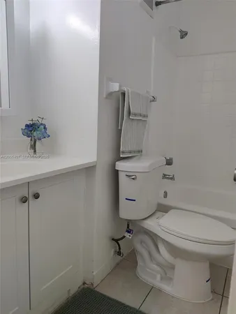 $1,400 | 5930 Northeast 18th Avenue, Unit 301, Fort Lauderdale, FL 33334