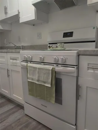 $1,400 | 5930 Northeast 18th Avenue, Unit 301, Fort Lauderdale, FL 33334