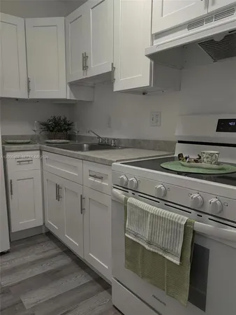 $1,400 | 5930 Northeast 18th Avenue, Unit 301, Fort Lauderdale, FL 33334