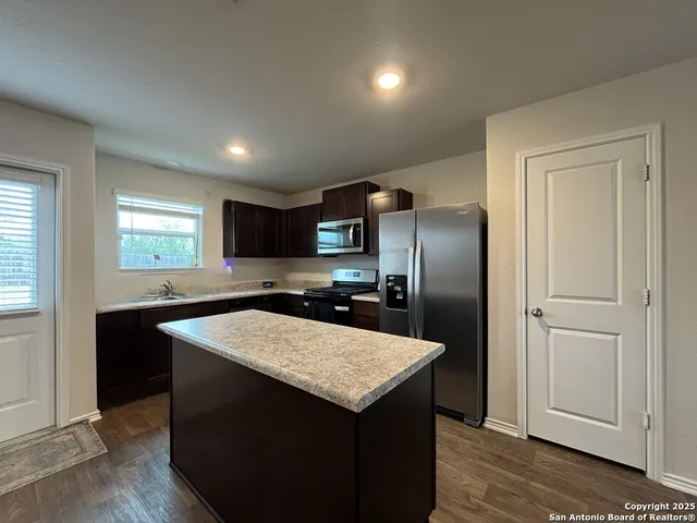 $1,850 | 13759 Red Rock Run, San Antonio, TX 78254