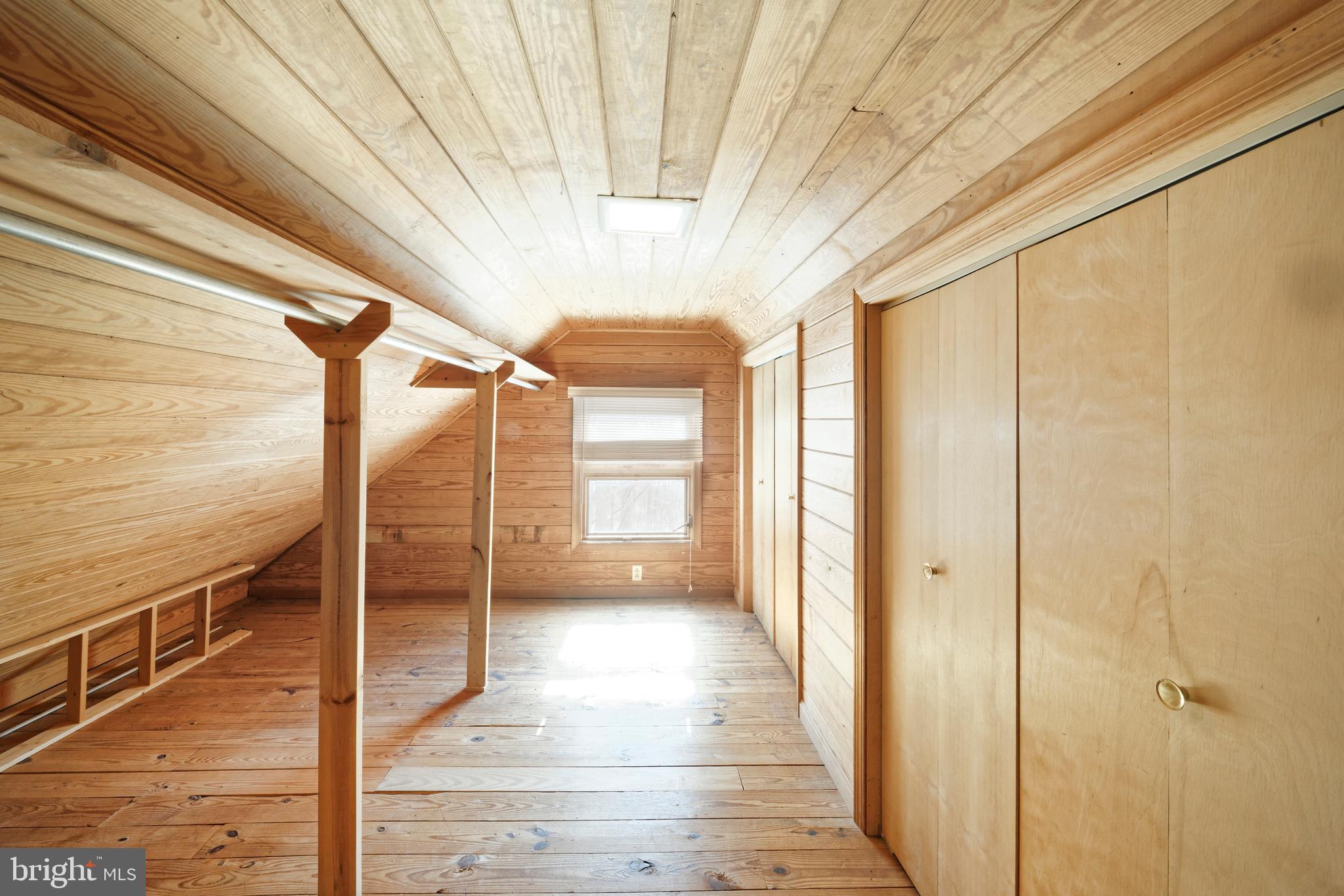 32843 Mt Weather Road Bluemont, VA 20135 - Photo 18 of 42 Large walk-in closet off the primary bedroom