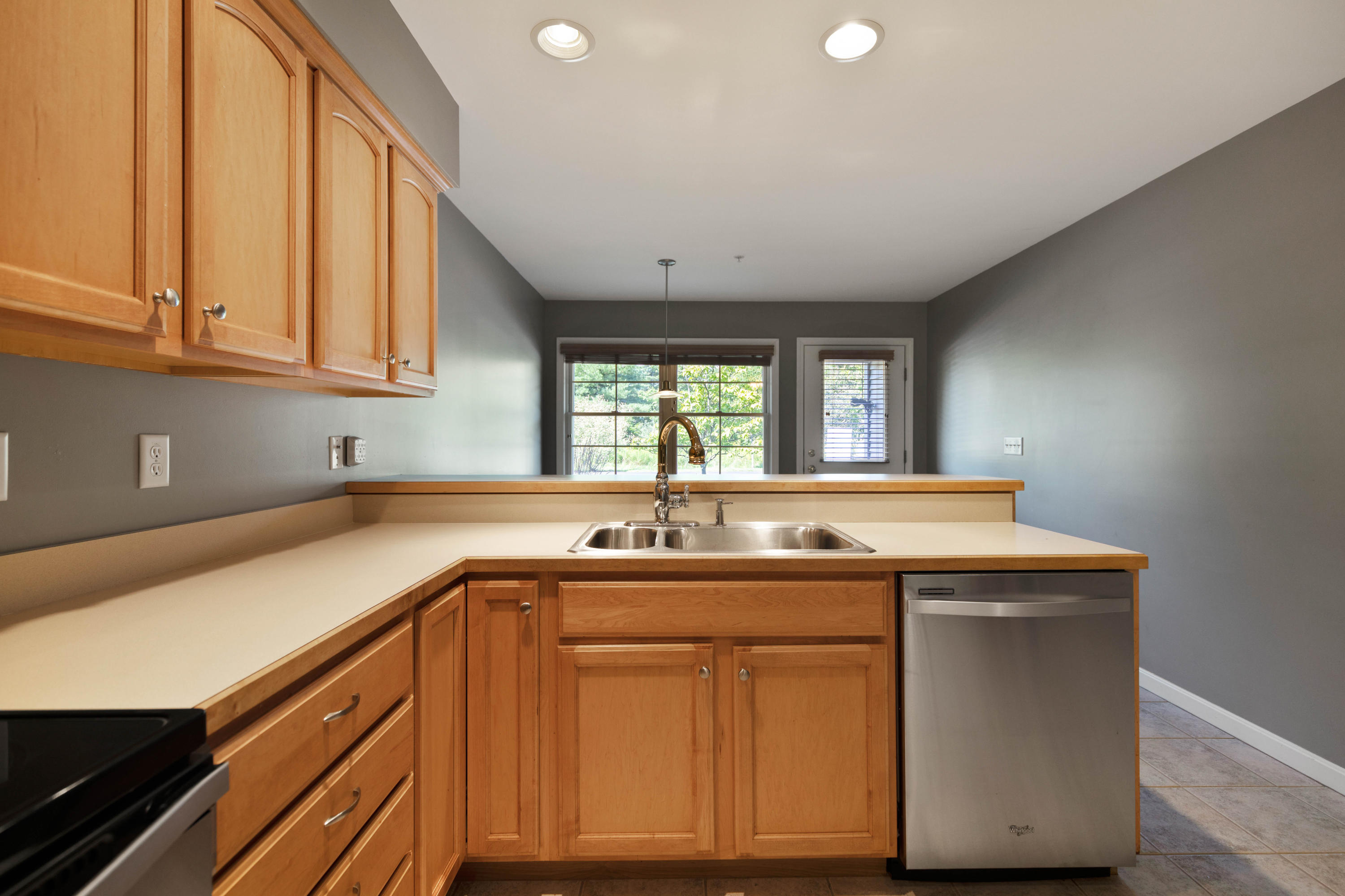 104 Starbird Road, Unit 5 Portland, ME 04102 - Photo 7 of 28 104 Starbird Road Portland - 013