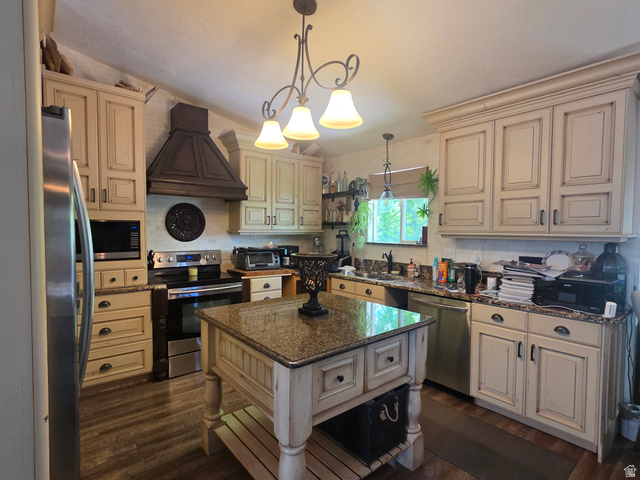 2443 North 950 West Layton, UT 84041 - Photo 5 of 31