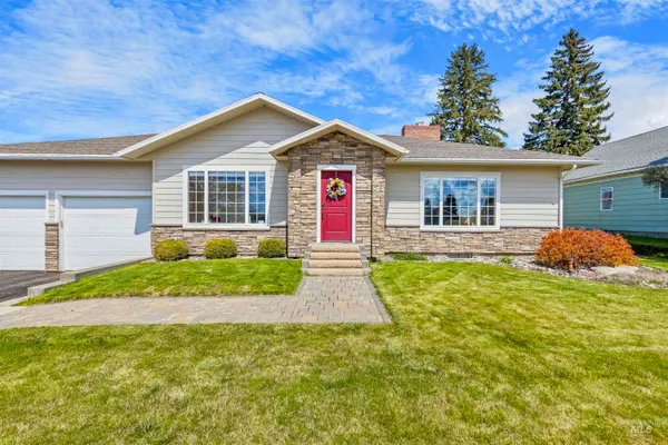$399,900 | 404 Halliday Street, Craigmont, ID 83523