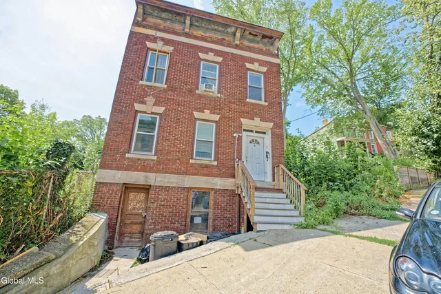 $300,000 | 7 Wilbur Street, Albany, NY 12202