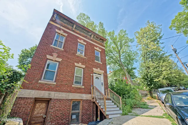 $300,000 | 7 Wilbur Street, Albany, NY 12202