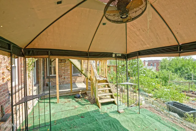 $300,000 | 7 Wilbur Street, Albany, NY 12202