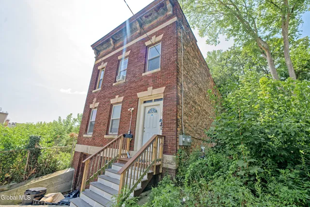 $300,000 | 7 Wilbur Street, Albany, NY 12202