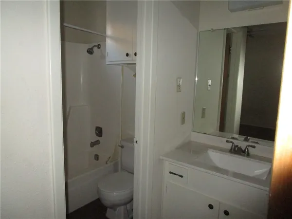 $985 | 621 West 37th Street, Unit 105, Austin, TX 78705