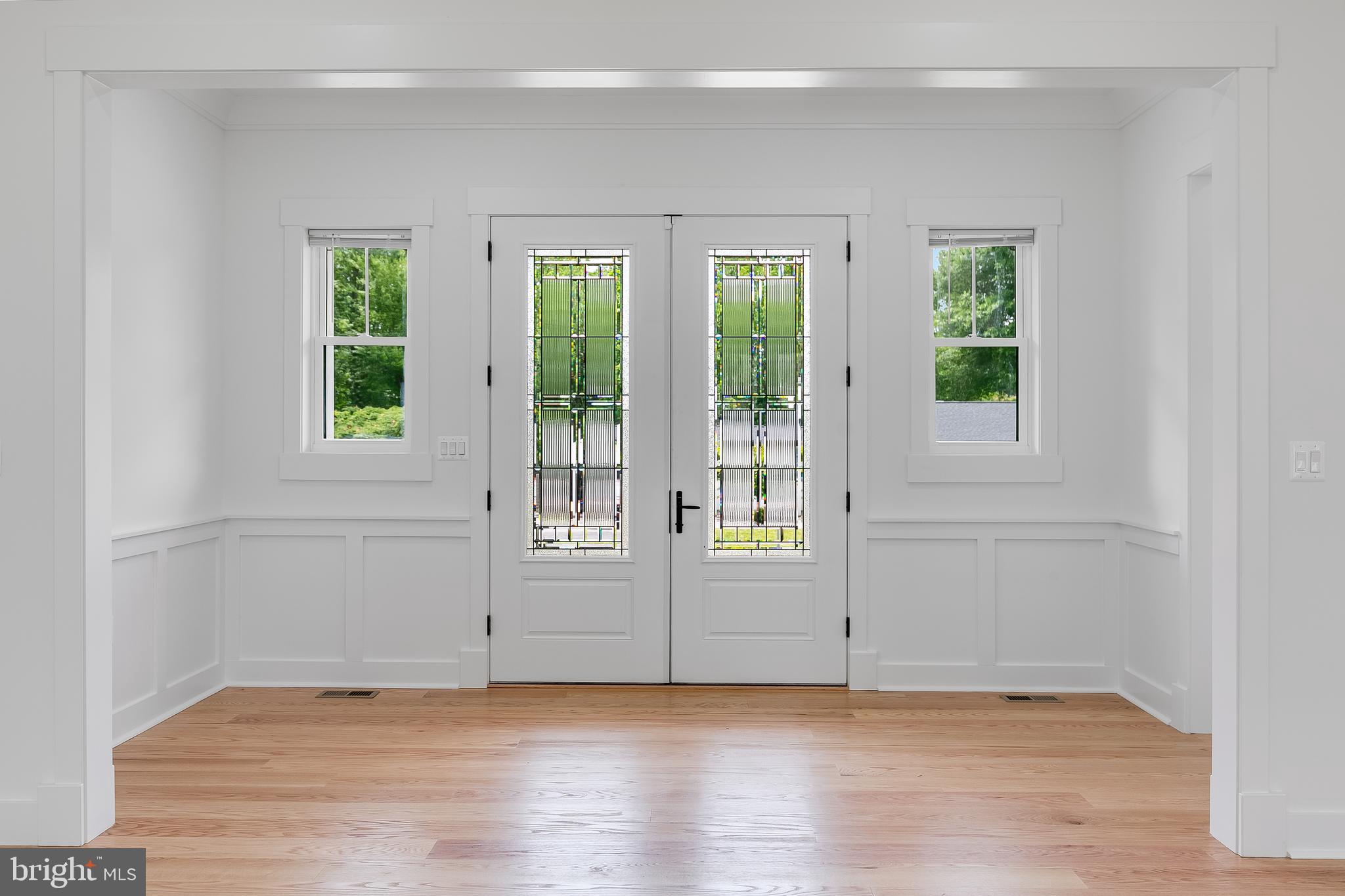 2817 Derek Road Alexandria, VA 22306 - Photo 16 of 62 Main Door Entry