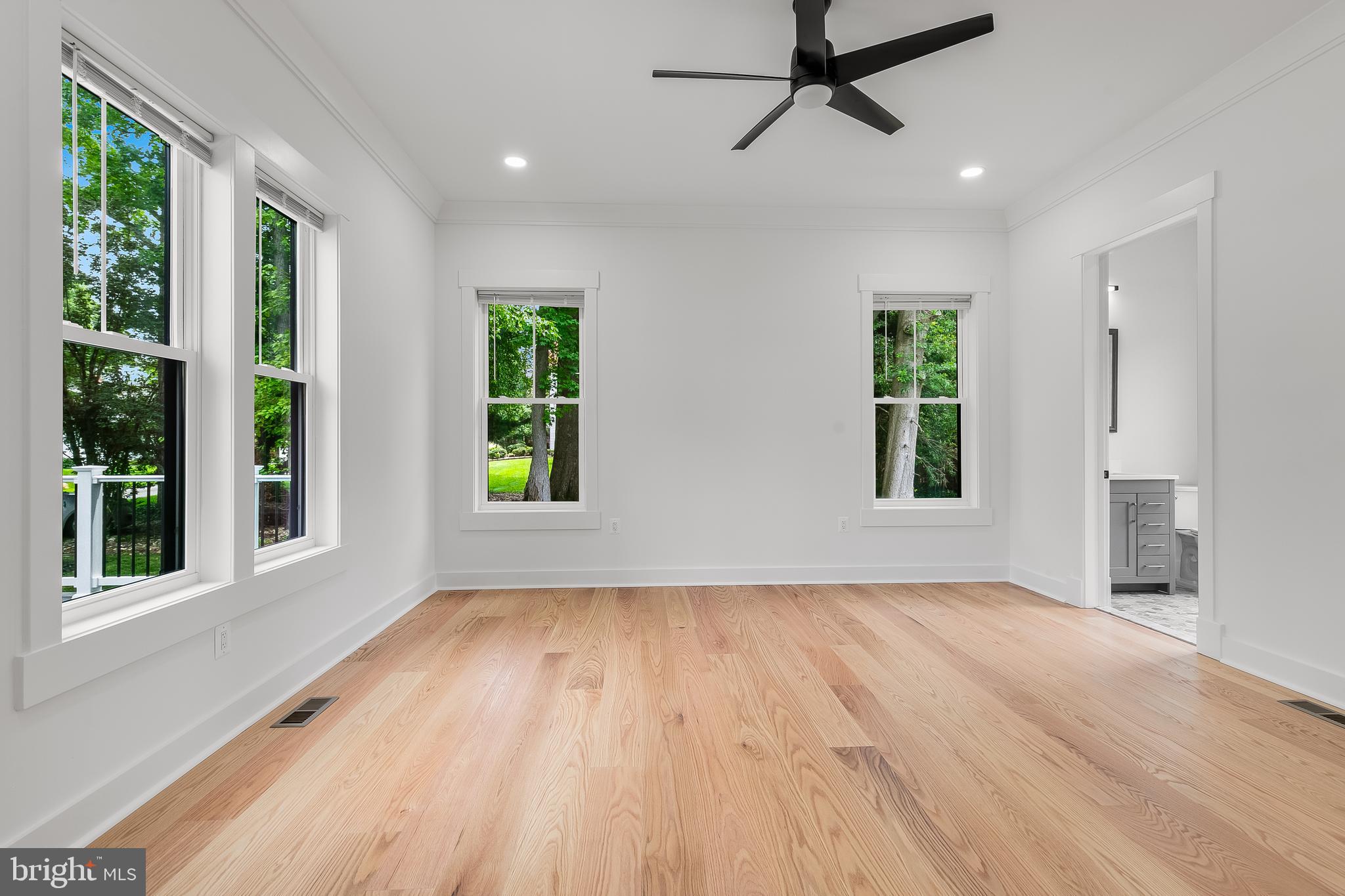 2817 Derek Road Alexandria, VA 22306 - Photo 21 of 62 Main Level Bedroom With Full Bathroom