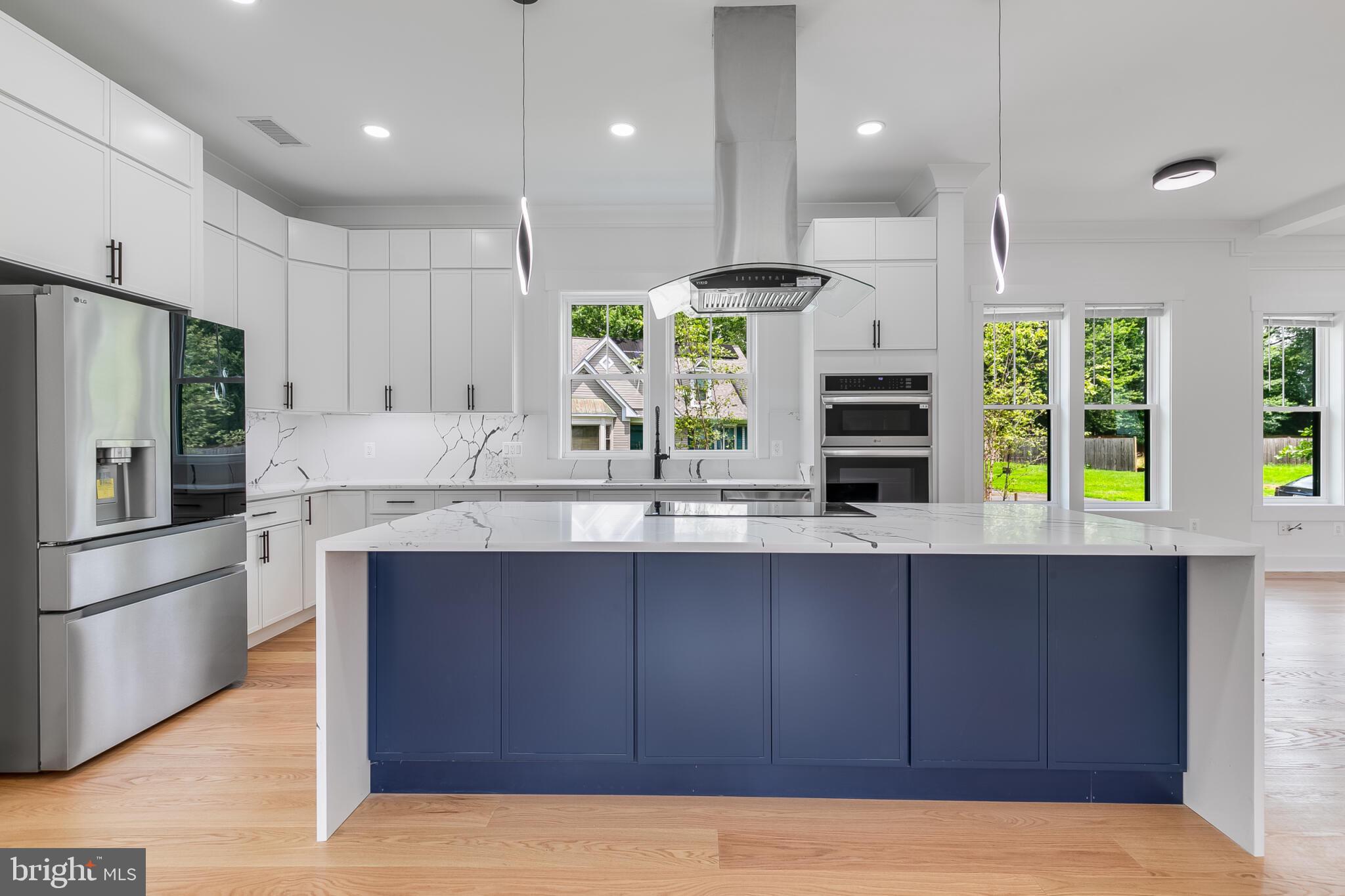 2817 Derek Road Alexandria, VA 22306 - Photo 3 of 62