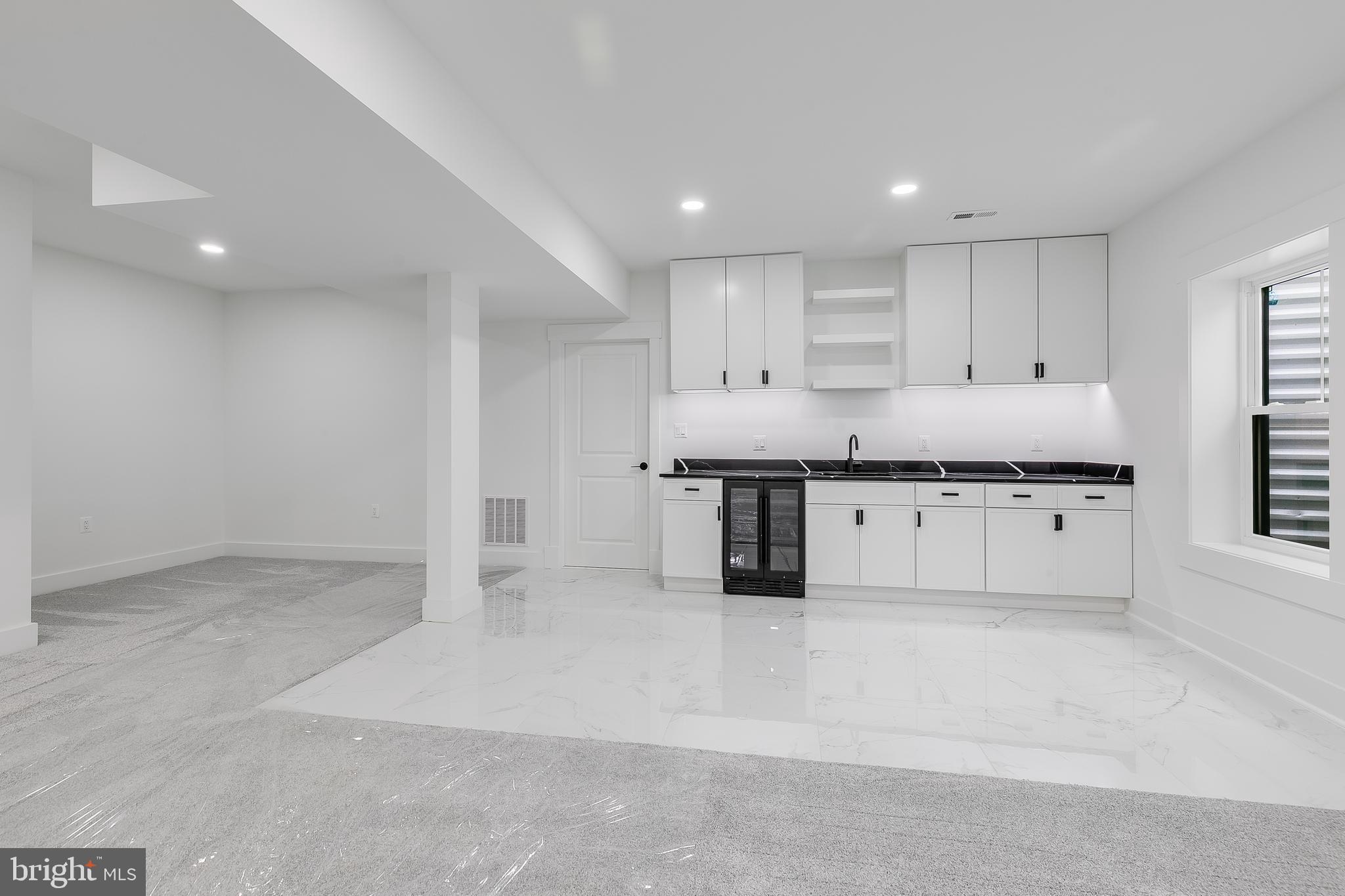 2817 Derek Road Alexandria, VA 22306 - Photo 52 of 62 wet-bar