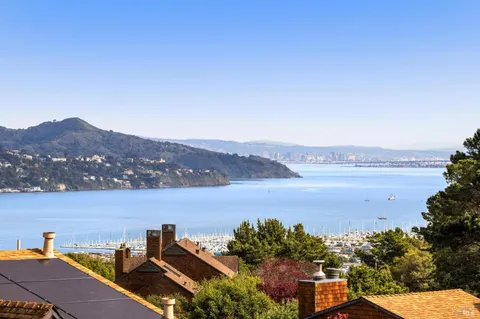 $949,000 | 167 Headlands Court, Sausalito, CA 94965