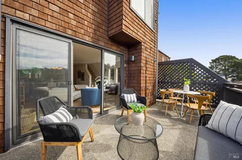 $949,000 | 167 Headlands Court, Sausalito, CA 94965