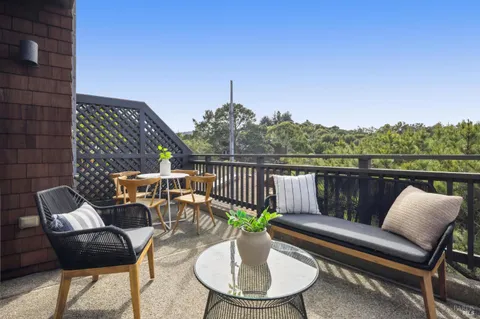 $949,000 | 167 Headlands Court, Sausalito, CA 94965