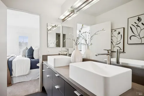 $949,000 | 167 Headlands Court, Sausalito, CA 94965