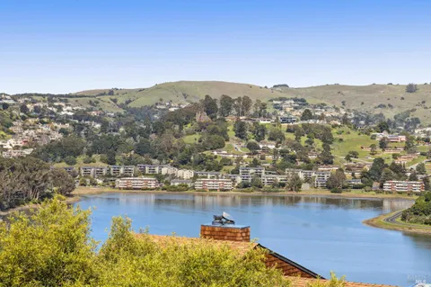 $949,000 | 167 Headlands Court, Sausalito, CA 94965