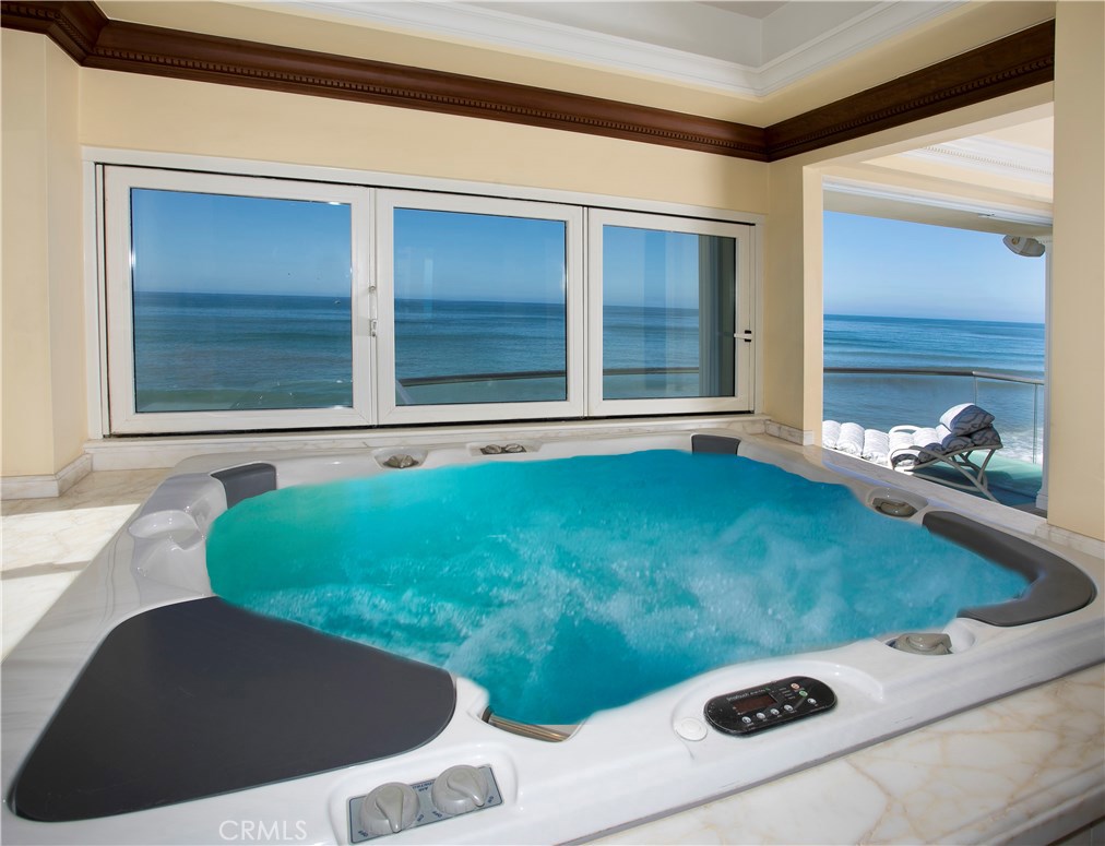 35841 Beach Road Dana Point, CA 92624 - Photo 19 of 33 PRIMARY BATH JACUZZI