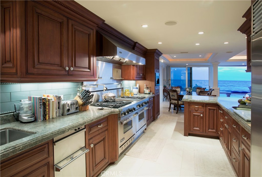 35841 Beach Road Dana Point, CA 92624 - Photo 8 of 33 CHEF'S KITCHEN