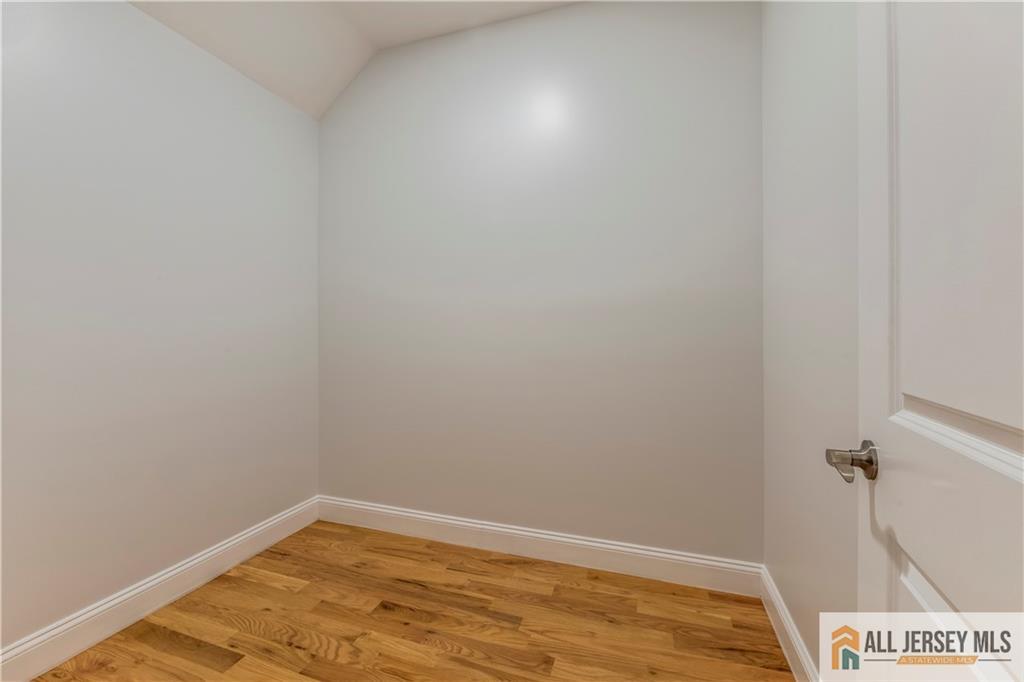 28 King George Road Warren, NJ 07059 - Photo 27 of 63 a view of a room