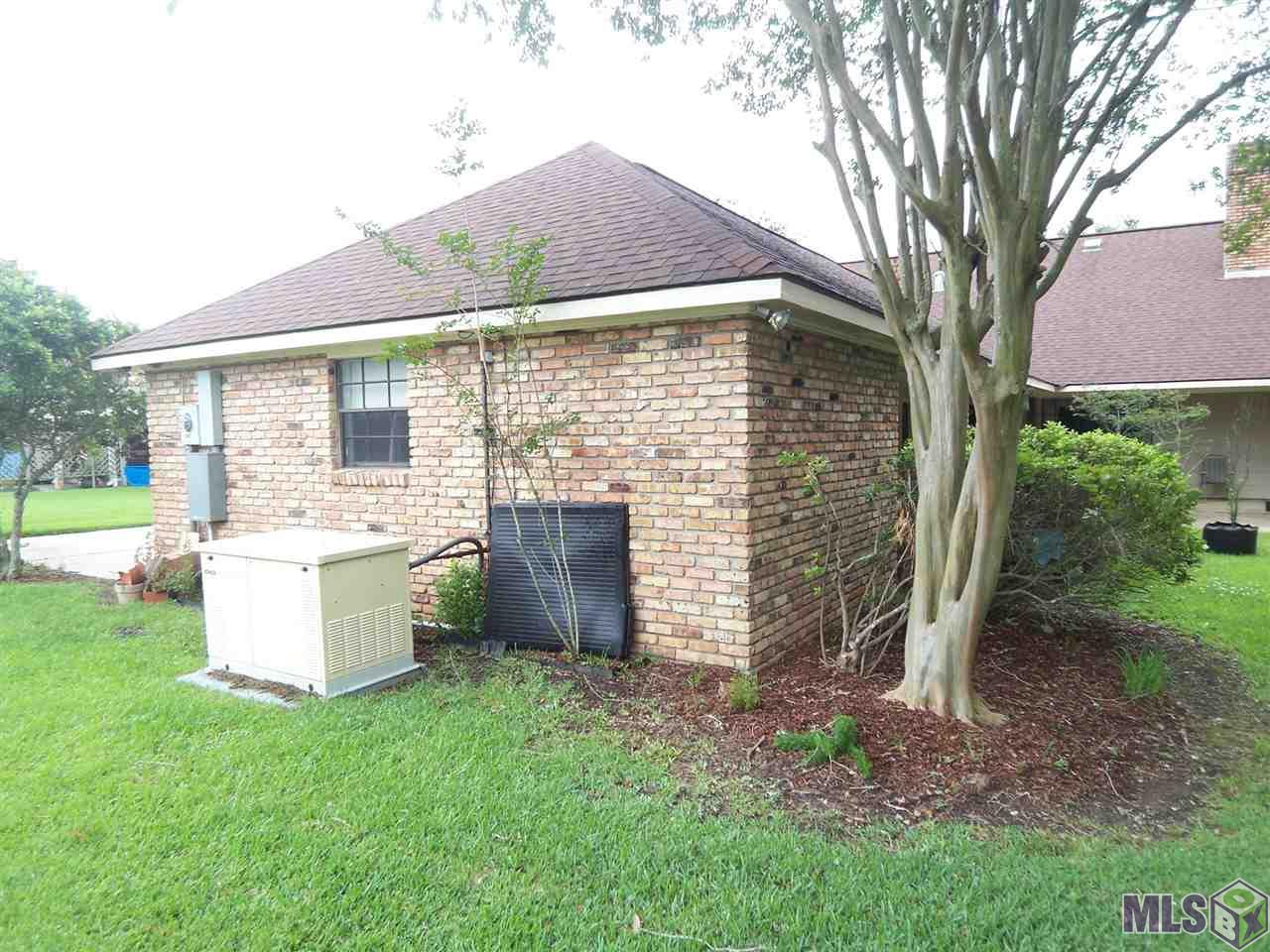 11942 Lake Lery Avenue Baton Rouge, LA 70816 - Photo 7 of 30