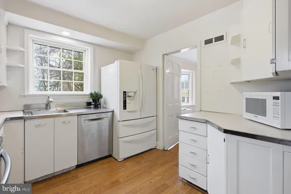 $700,000 | 110 Alapocas Drive, Wilmington, DE 19803