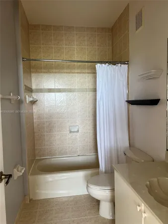 $2,300 | 17630 Northwest 73rd Avenue, Unit 2034, Hialeah, FL 33015