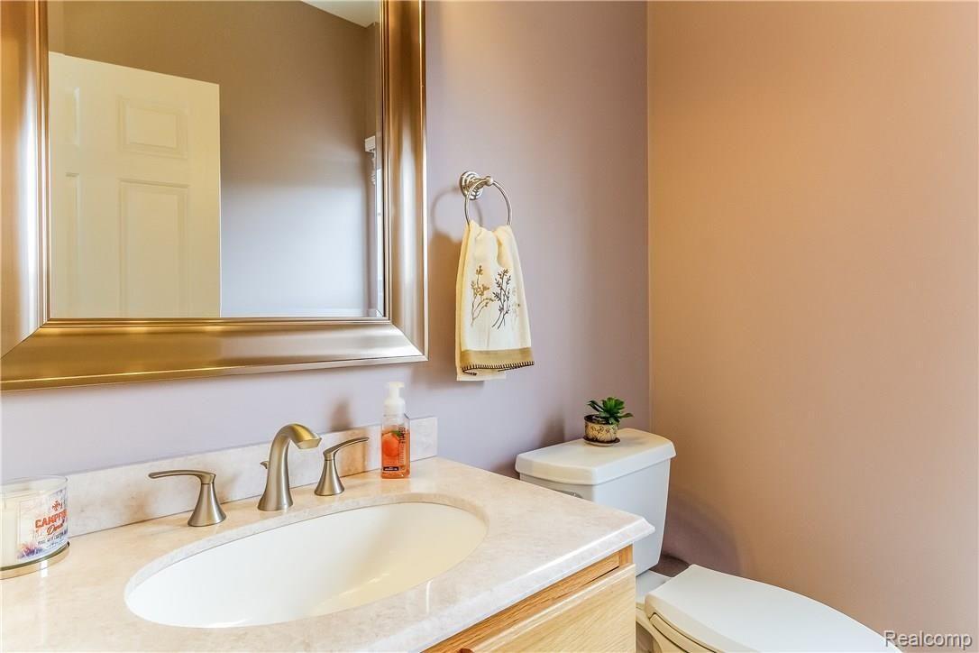 568 Cherry Orchard Road Canton, MI 48188 - Photo 16 of 37 016-Powder_Room-5563560-large.jpg
