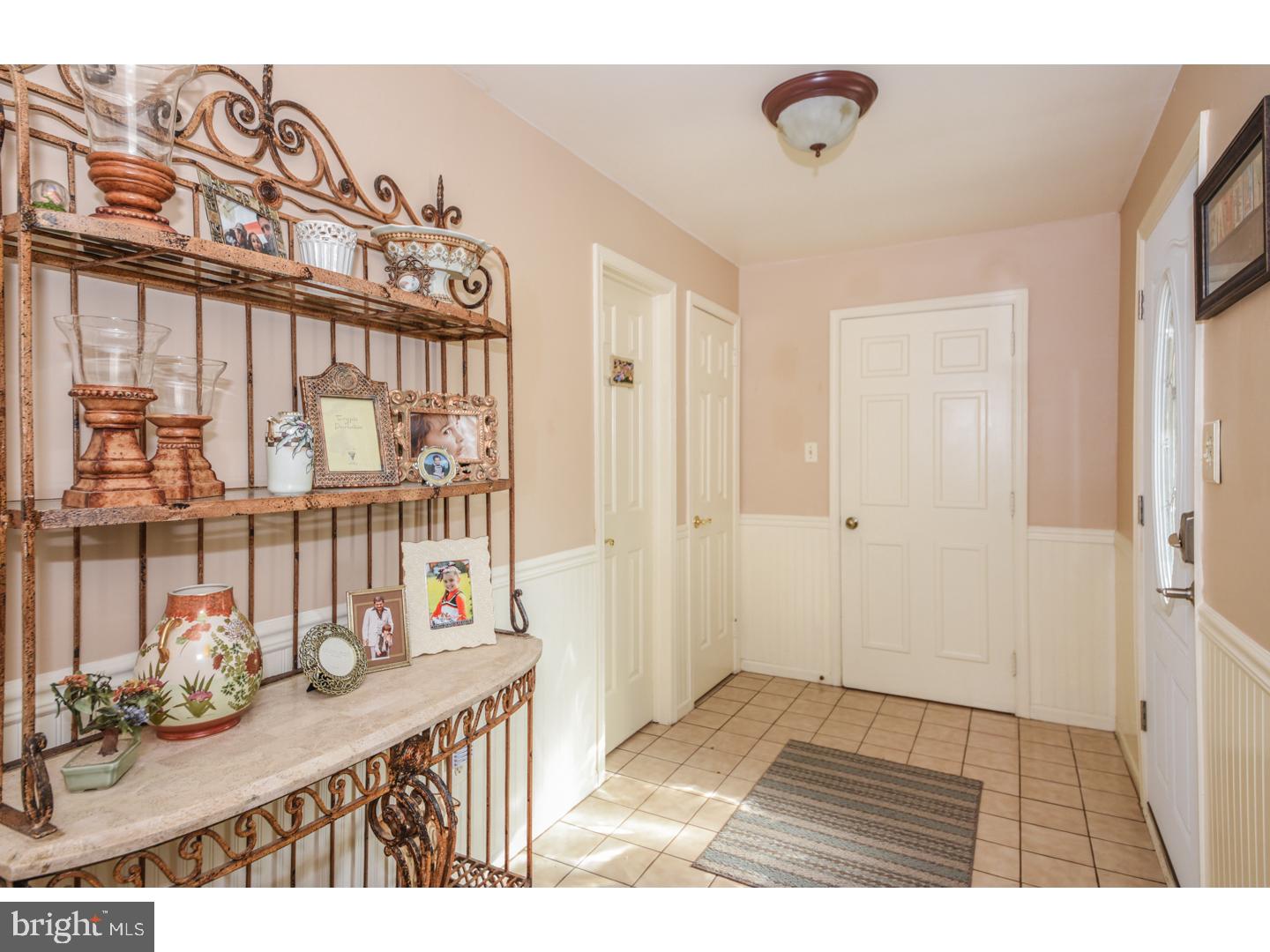 170 Forge Road Delran, NJ 08075 - Photo 3 of 25 Foyer