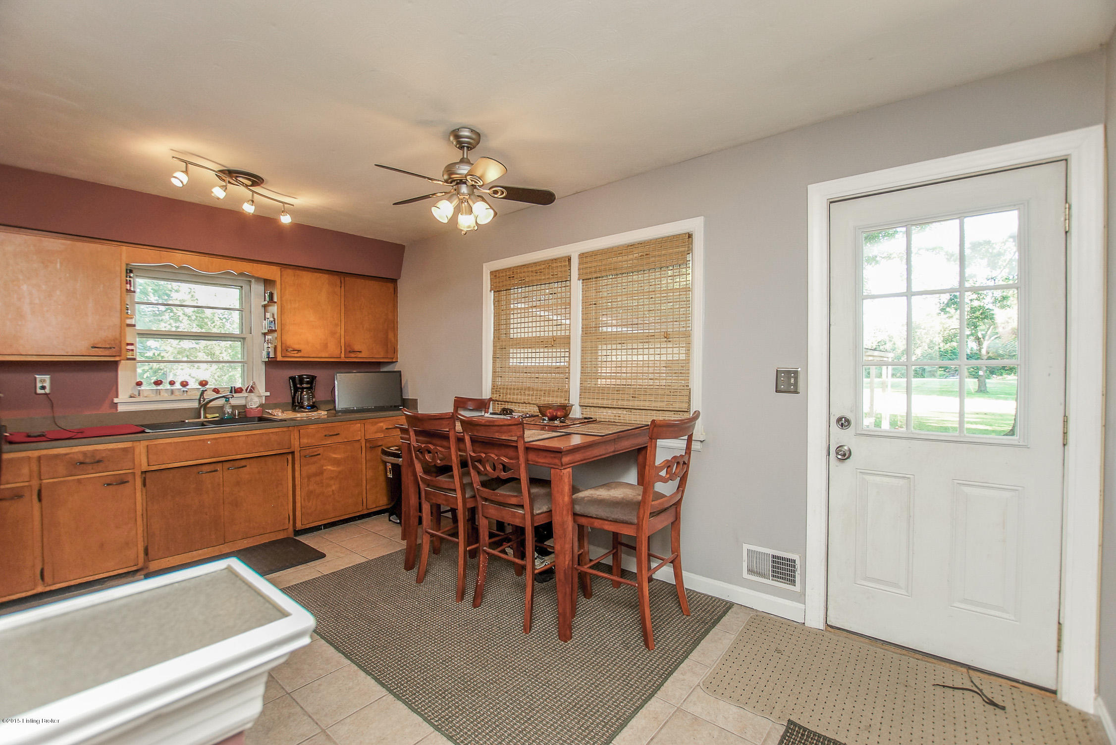 4308 Lambert Road Louisville, KY 40219 - Photo 36 of 39 Kitchenet 1