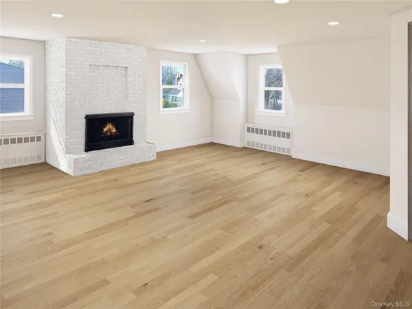 $3,500 | 10 Boston Place, Unit 2, Huntington Station, NY 11746
