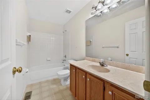 $475,000 | 2338 Downey Terrace Drive, Ellisville, MO 63011