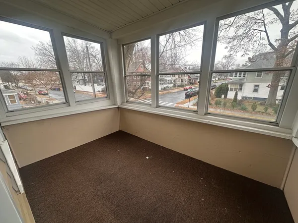 $1,800 | 383 Newbury Street, Unit 2, Springfield, MA 01104