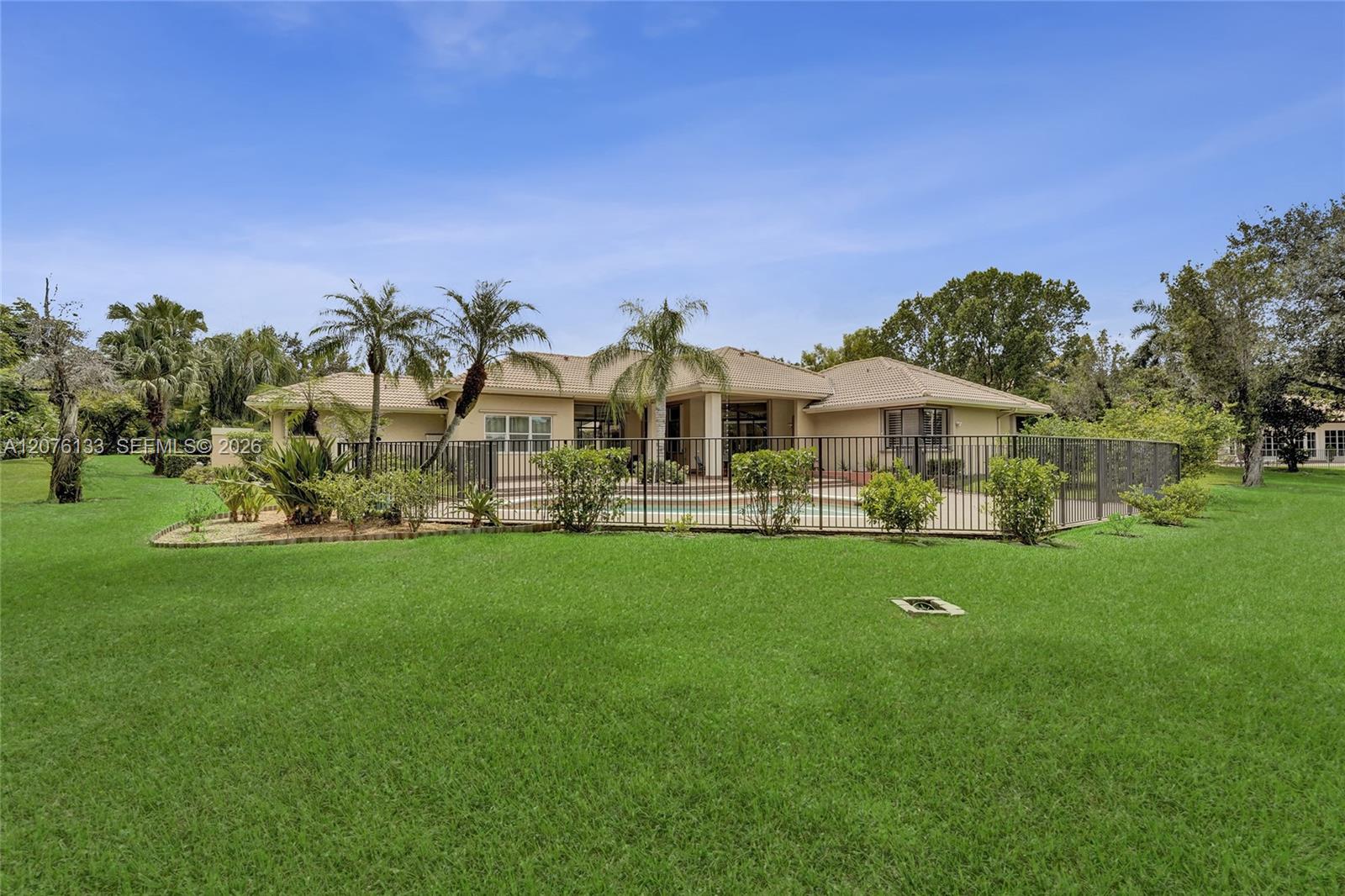2725 Hunter Road Weston, FL 33331 - Photo 39 of 68 Gallery Image 39