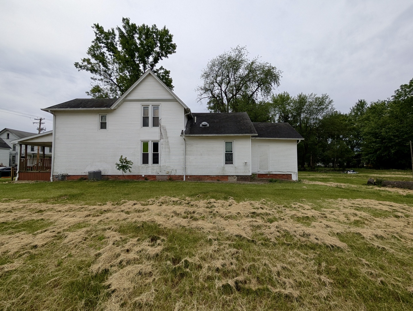 440 North Campbell Street Macomb, IL 61455 - Photo 12 of 50 a house view with a garden space