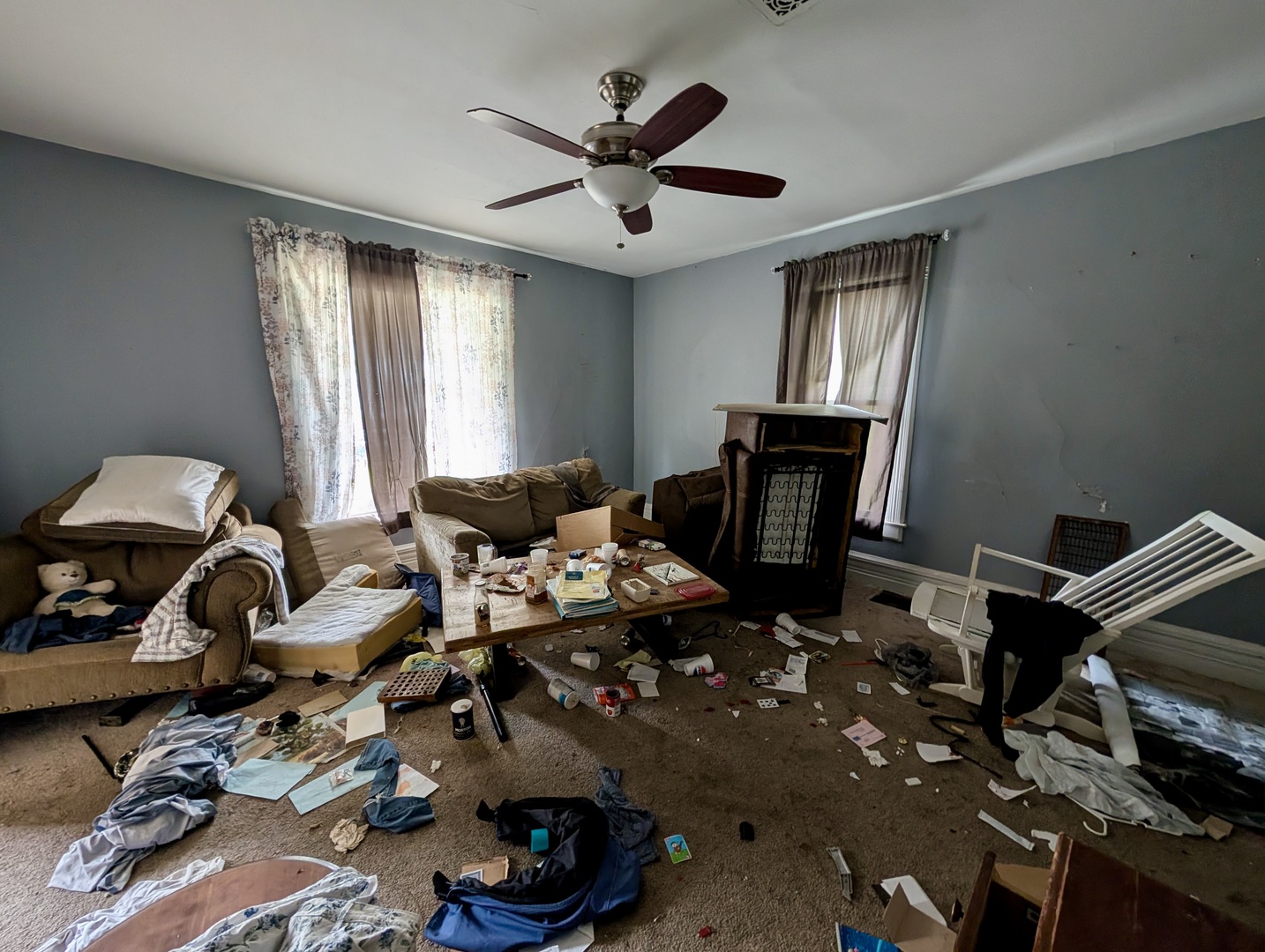 440 North Campbell Street Macomb, IL 61455 - Photo 20 of 50 a living room with furniture a window and a flat screen tv