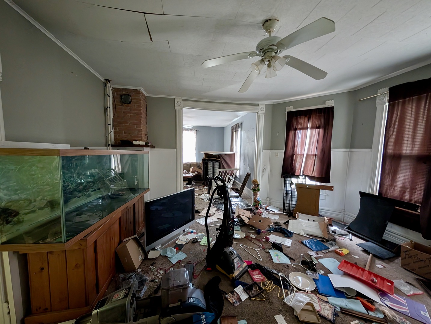 440 North Campbell Street Macomb, IL 61455 - Photo 31 of 50 a very nice looking room with a couch