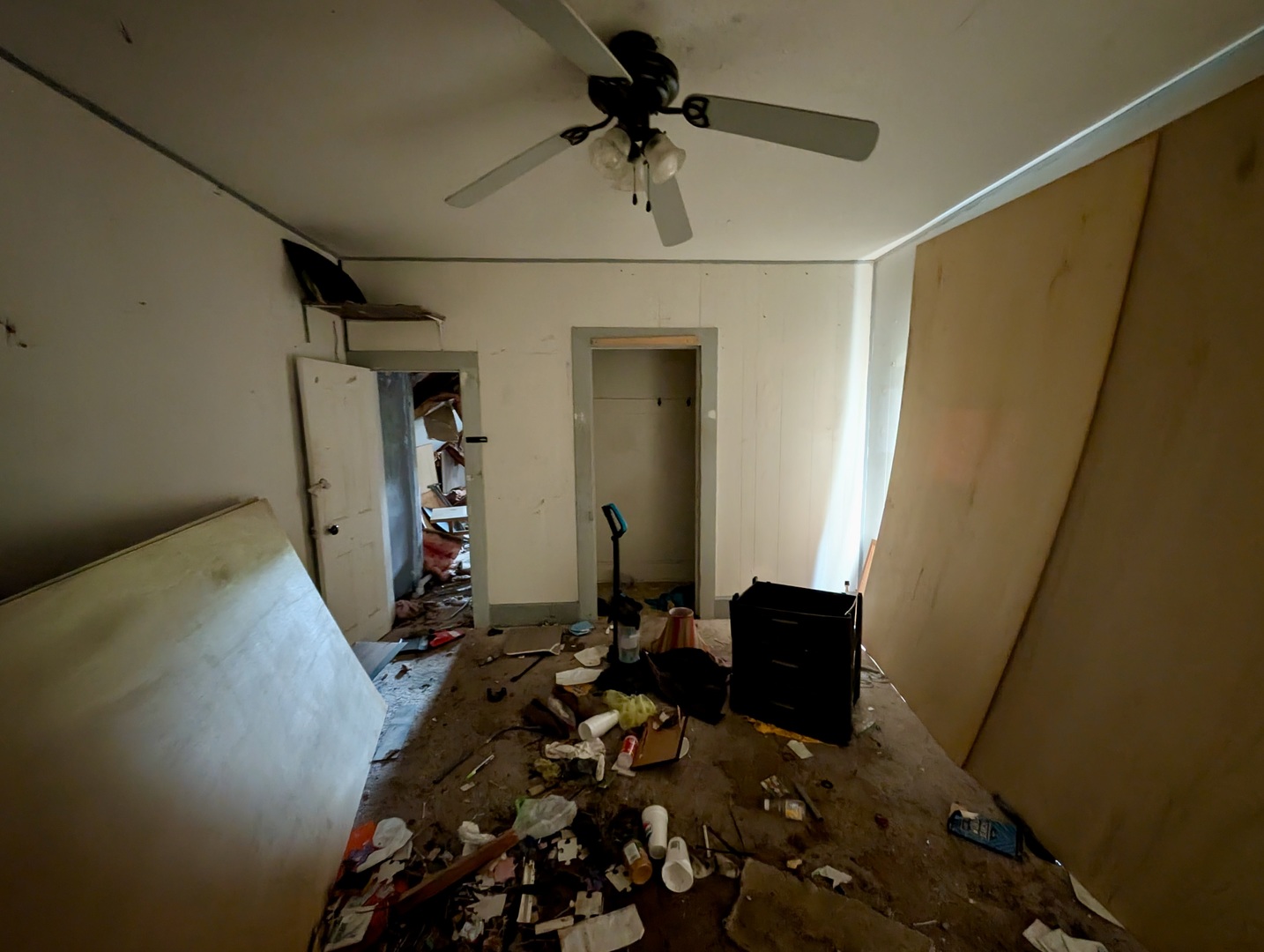 440 North Campbell Street Macomb, IL 61455 - Photo 42 of 50 a view of a hallway with workspace