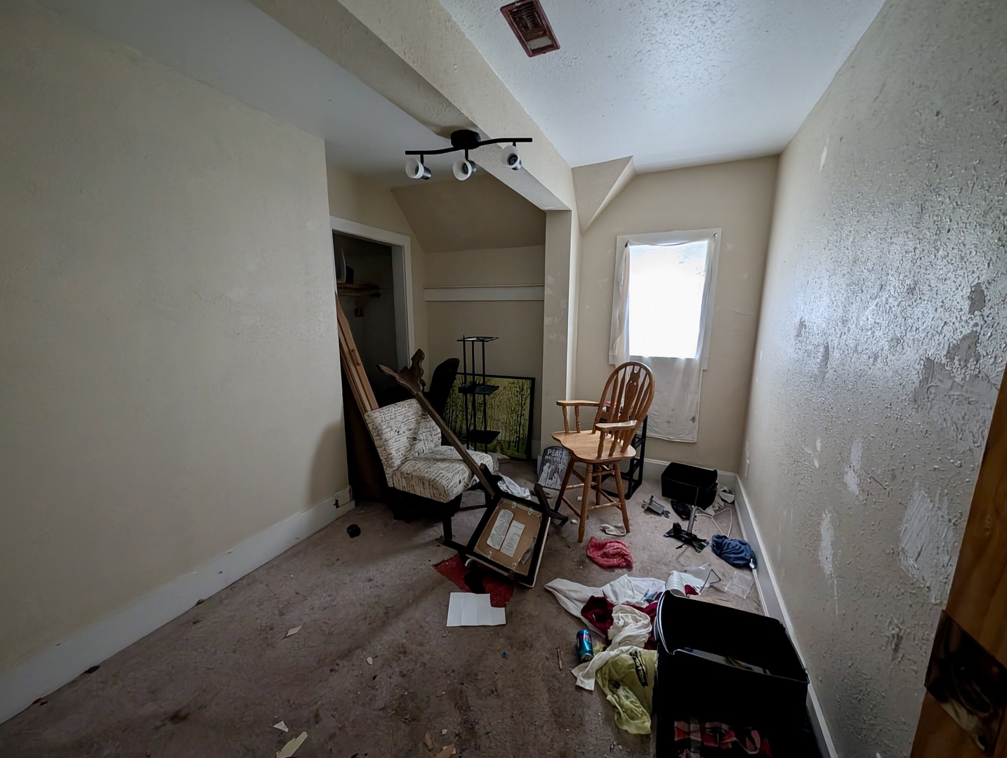 440 North Campbell Street Macomb, IL 61455 - Photo 46 of 50 a room with furniture and gym equipment