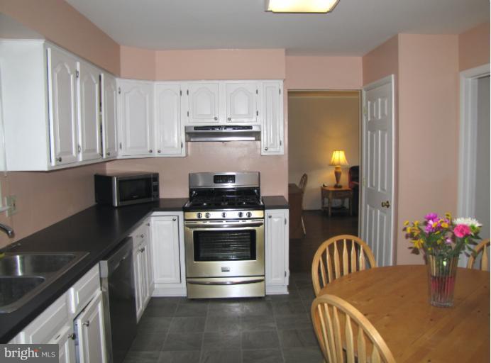 2602 Jonathan Road Ellicott City, MD 21042 - Photo 25 of 30 Kitchen
