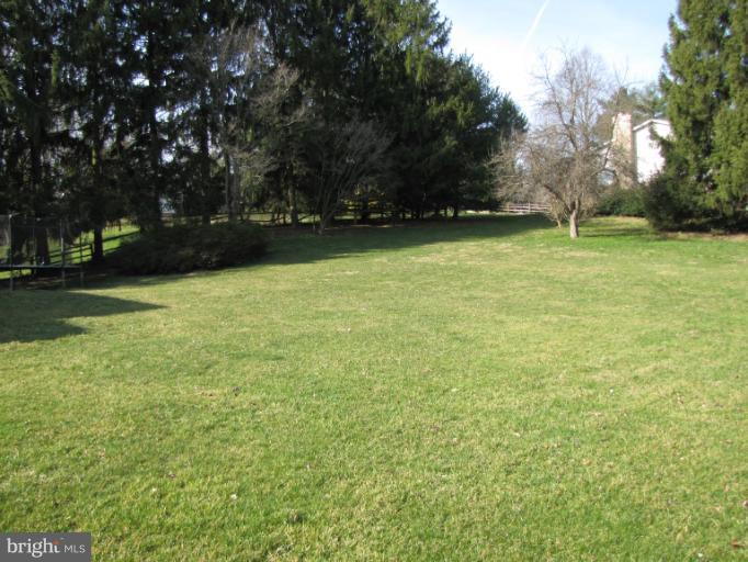 2602 Jonathan Road Ellicott City, MD 21042 - Photo 6 of 30 Back Yard
