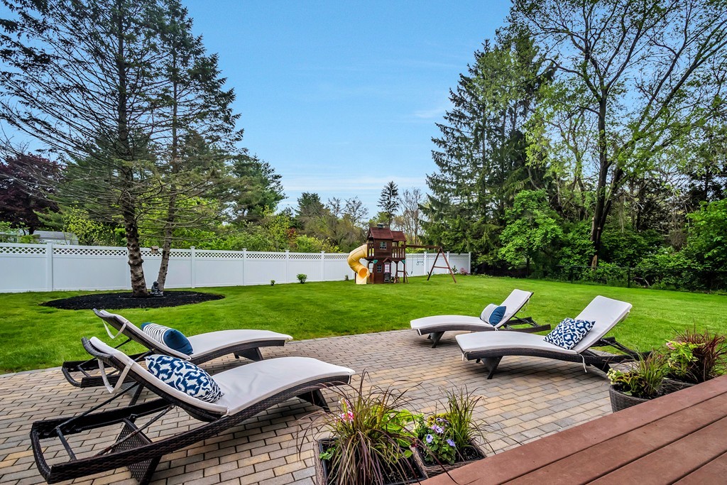 19 Raymond Road Concord, MA 01742 - Photo 28 of 30 Gallery Image 28