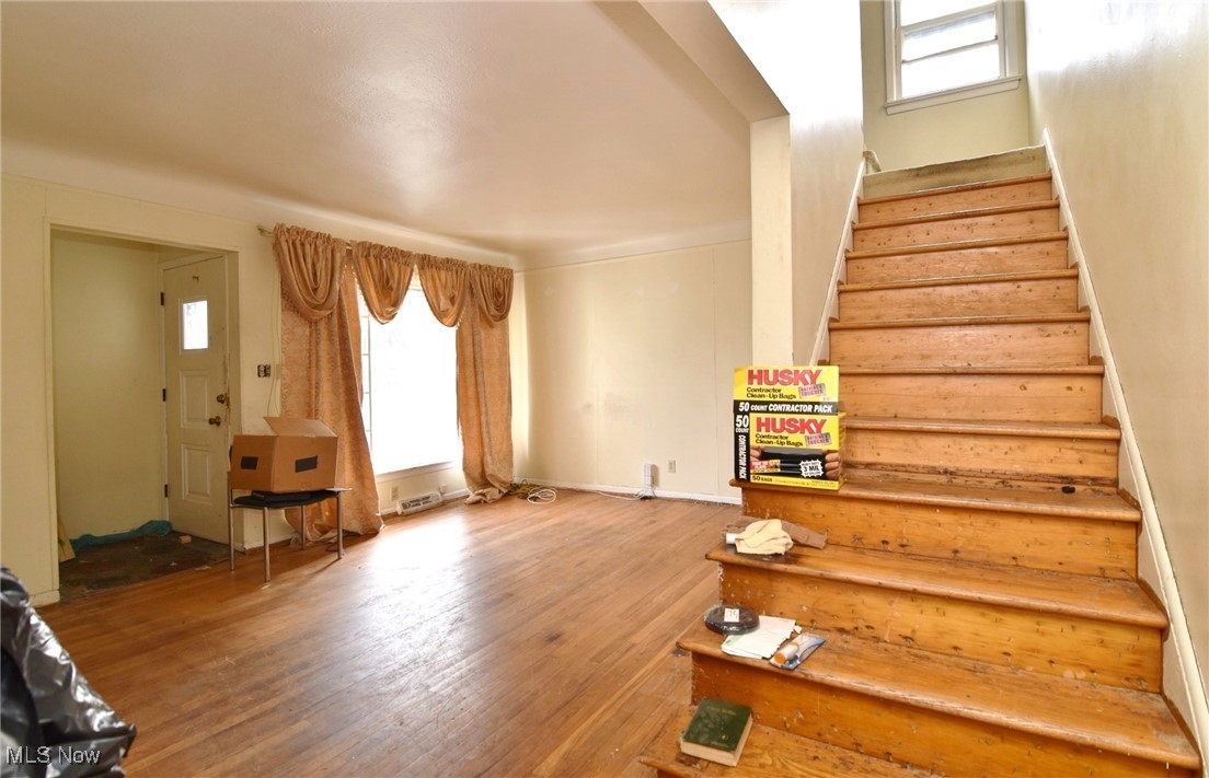 1040 Woodview Road Cleveland Heights, OH 44121 - Photo 2 of 19