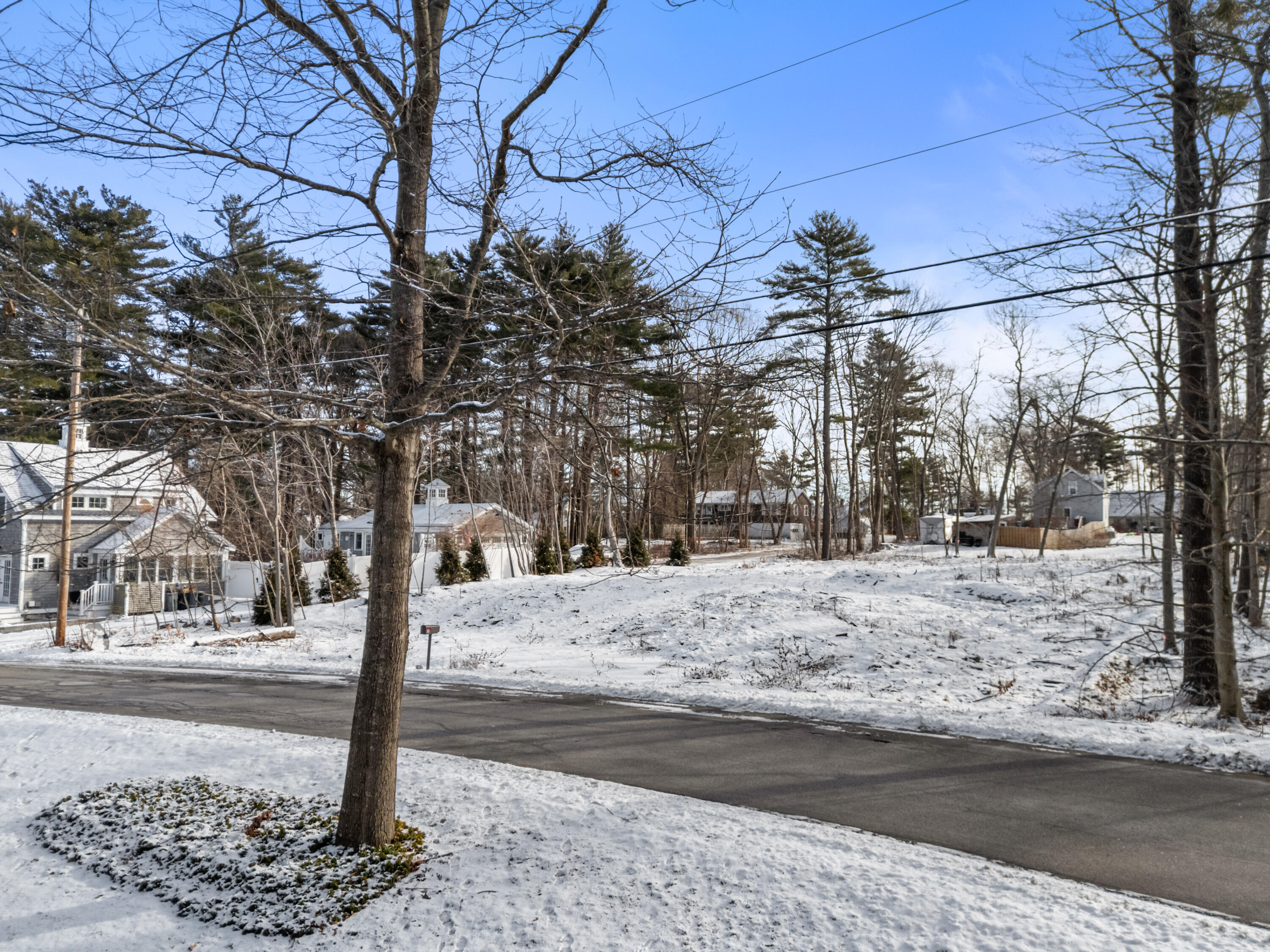 1 Field Avenue York, ME 03909 - Photo 4 of 17 1 Field Ave, York