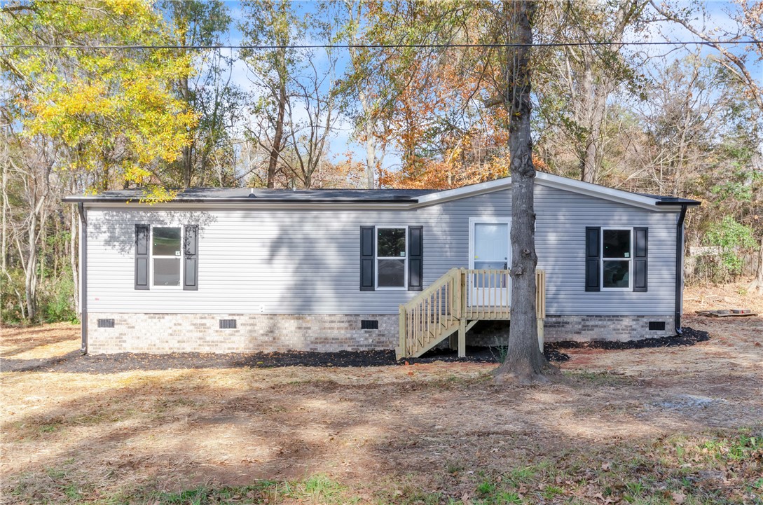 205 5 Forks Road Liberty, SC 29657 - Photo 1 of 26