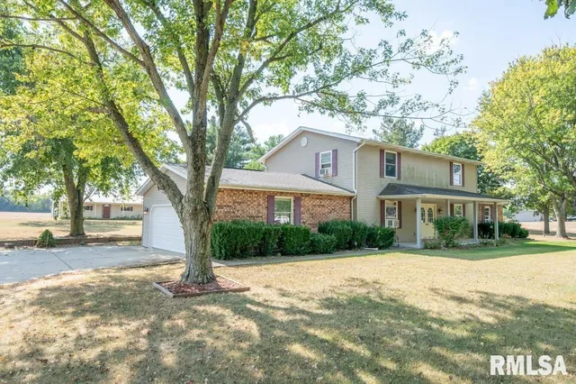 $190,000 | 29847 East County Road 2600 North, Manito, IL 61546